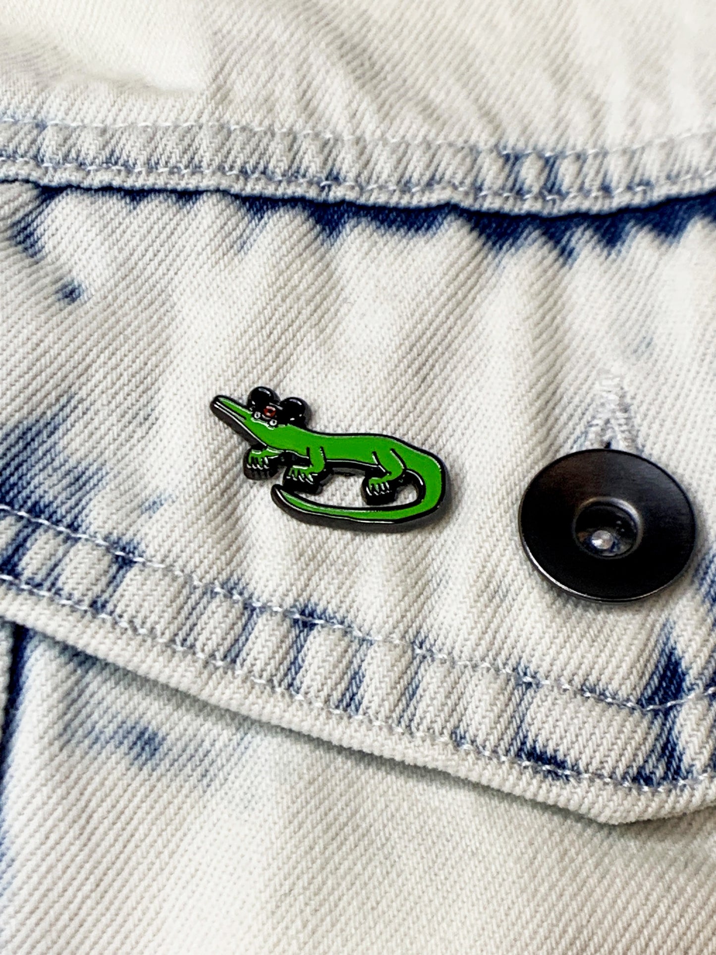 Tiny Little Lizard Enamel Pin